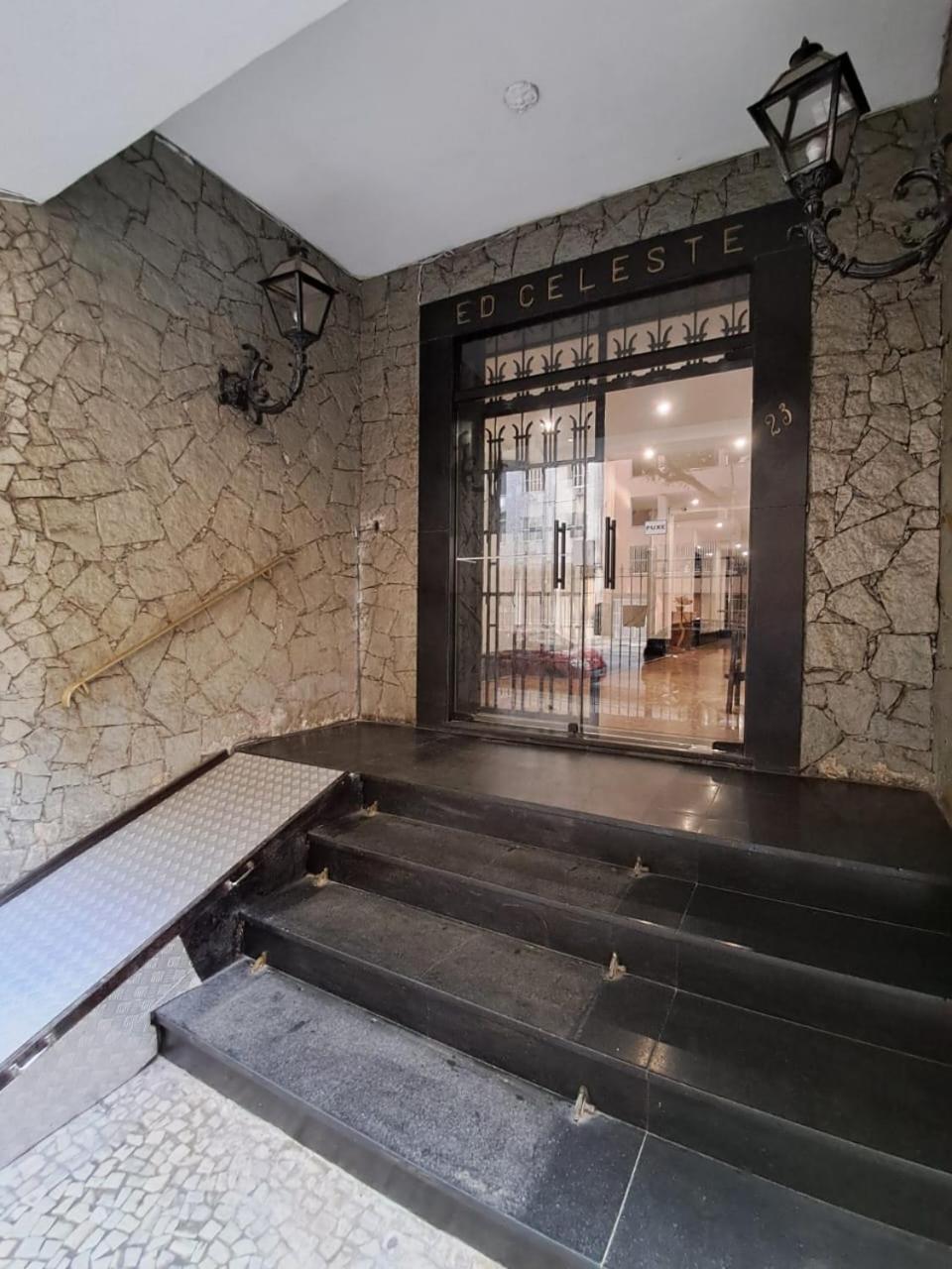 Otimo Conjugado Em Copacabana *